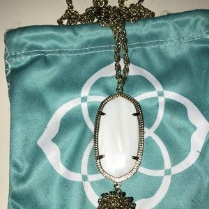 Kendra Scott necklace